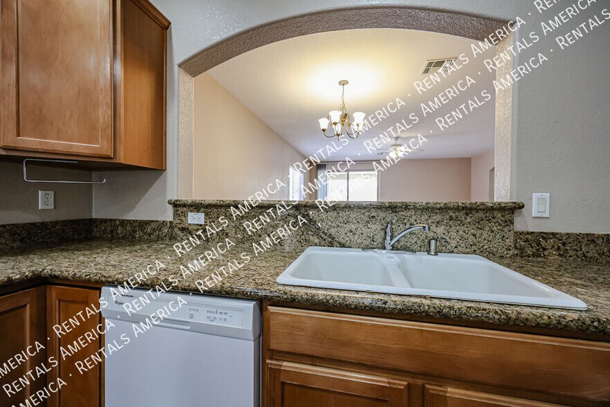 Building Photo - 876 E Riviera Pl