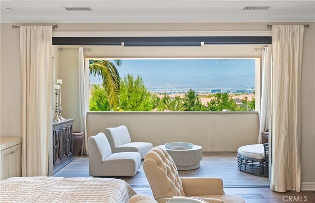 Building Photo - 121 Amber Sky