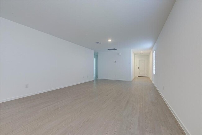 Building Photo - 640 Magnolia Creek Dr