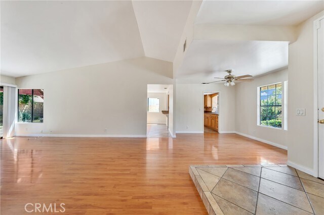 Building Photo - 156 Appletree Ave