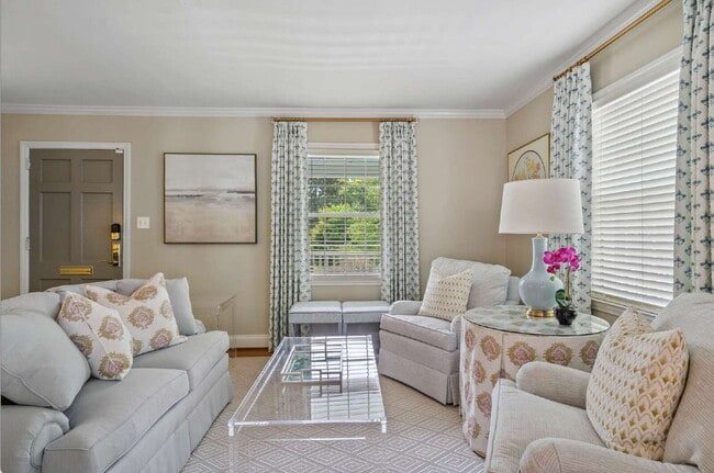 Building Photo - Charming Raleigh Retreat: 4-Bedroom Haven ...