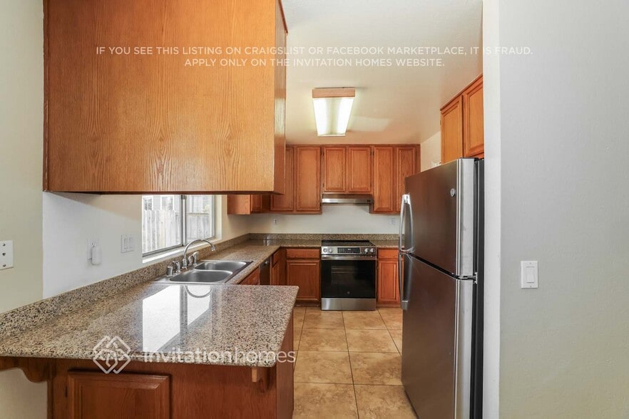 Building Photo - 4886 Birkdale Cir