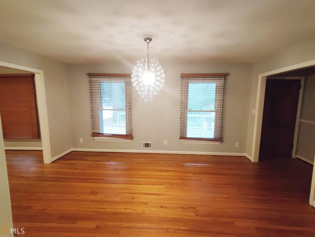 Building Photo - 522 Milligan Dr