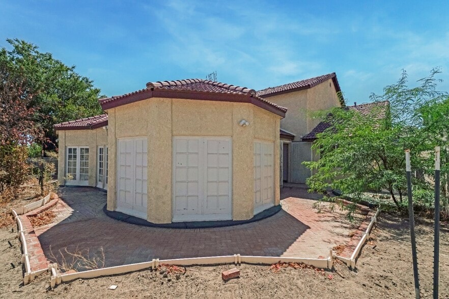 Outside In-Law - 3052 Carlotta Cir