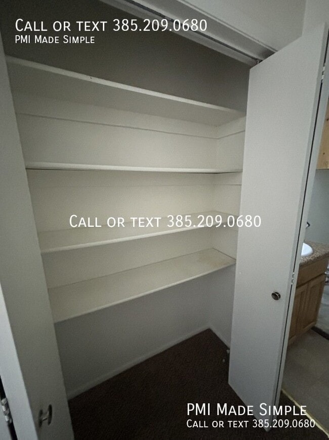 Building Photo - 567 N 880 E St