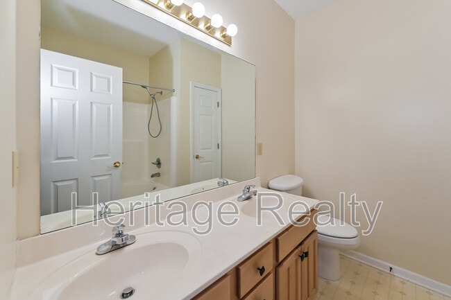 Building Photo - 2419 Glen Meadow Rd