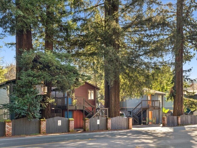 Building Photo - 14975 River Rd