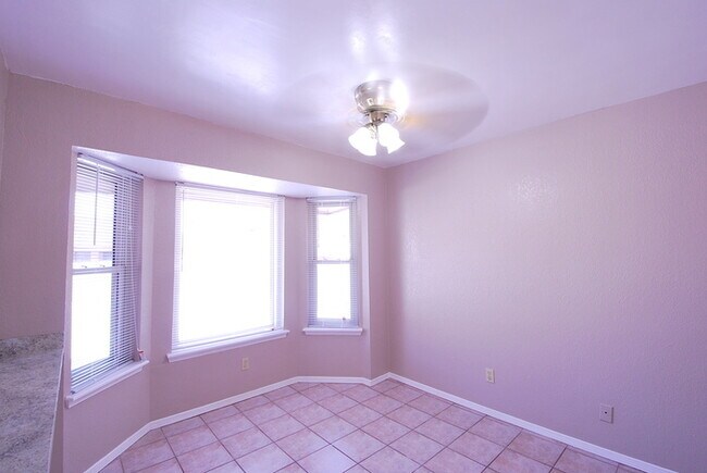Building Photo - Single Family Home