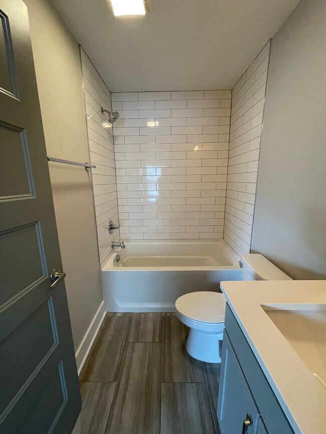 Building Photo - Incredible 2 Bedroom 2.5 Bath Townhome wit...