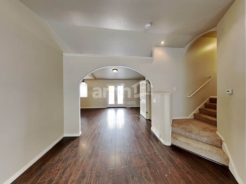 Building Photo - 911 N 2350 W