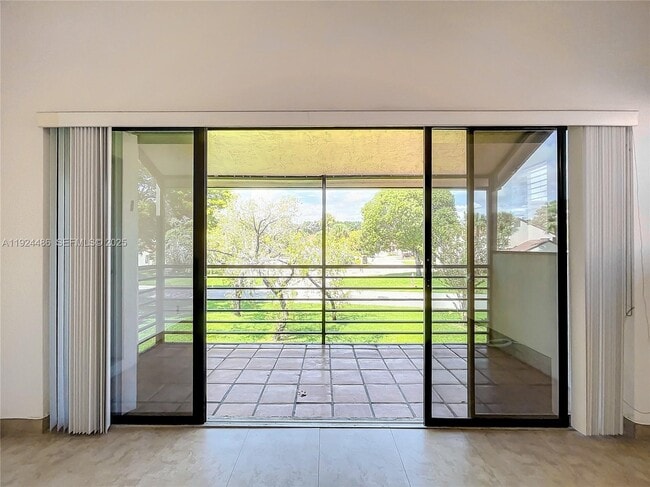 Building Photo - 20 Vía De Casas Sur