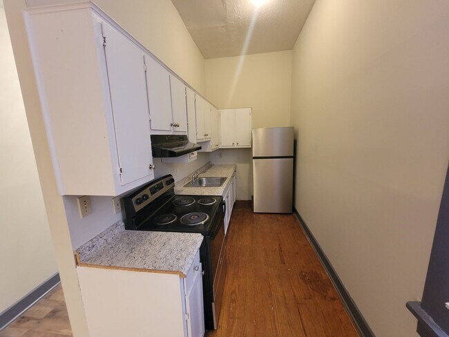 Building Photo - 508 3rd St