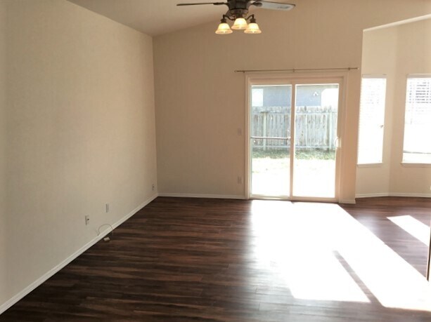 Building Photo - 2839 W Santa Clara Dr