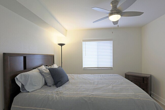Building Photo - Palm Beach Landings  2885-502A