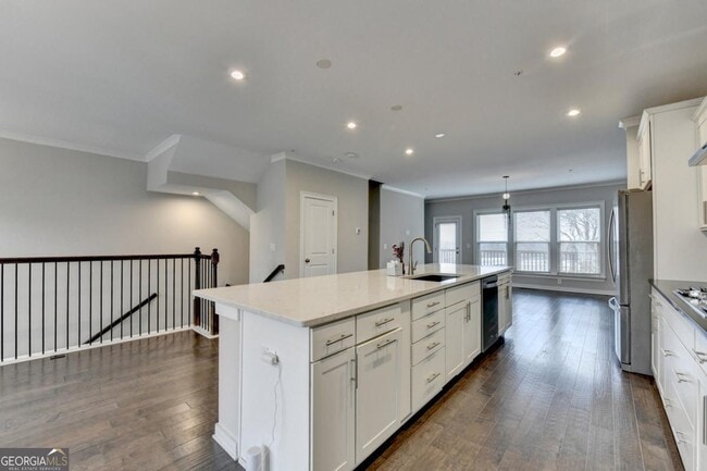 Building Photo - 2083 Holtz Ln