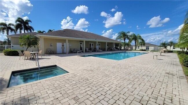 Building Photo - 1260 Stone Ridge Cir