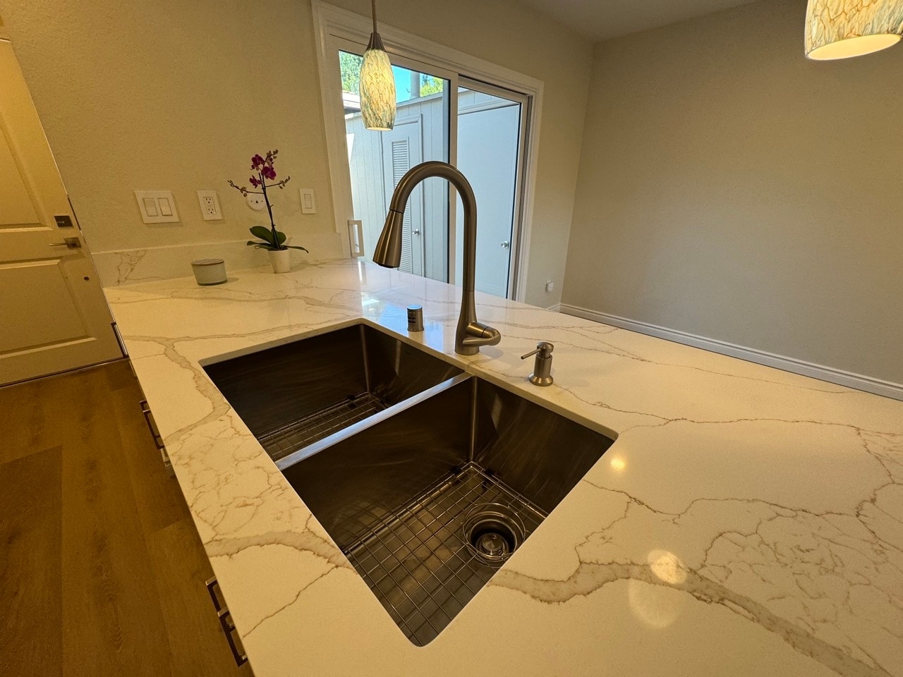 Building Photo - 28835 Conejo View Dr