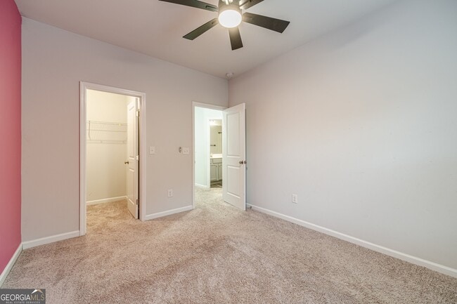 Building Photo - 2252 Talmai Dr