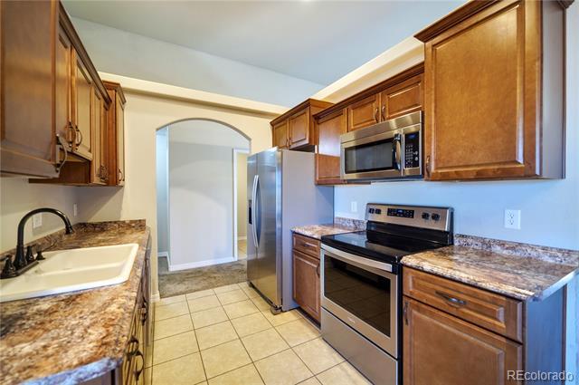 Building Photo - 25 Arrowsmith Dr