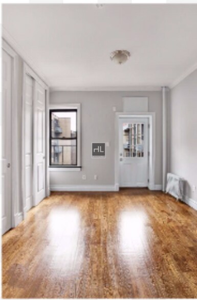 Building Photo - Tenth Avenue