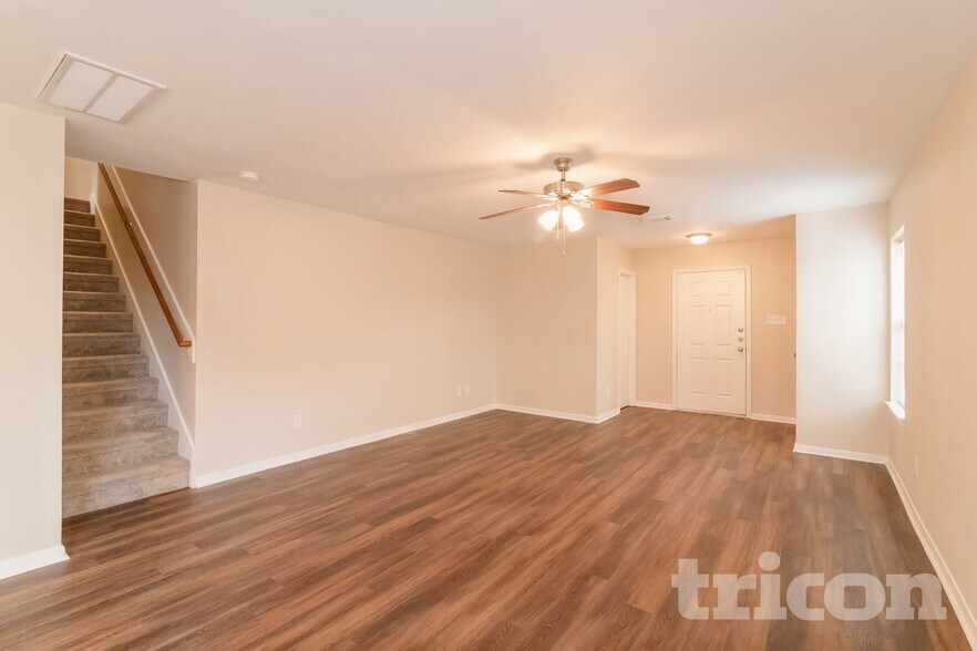 Building Photo - 3703 Bent Springs Ln