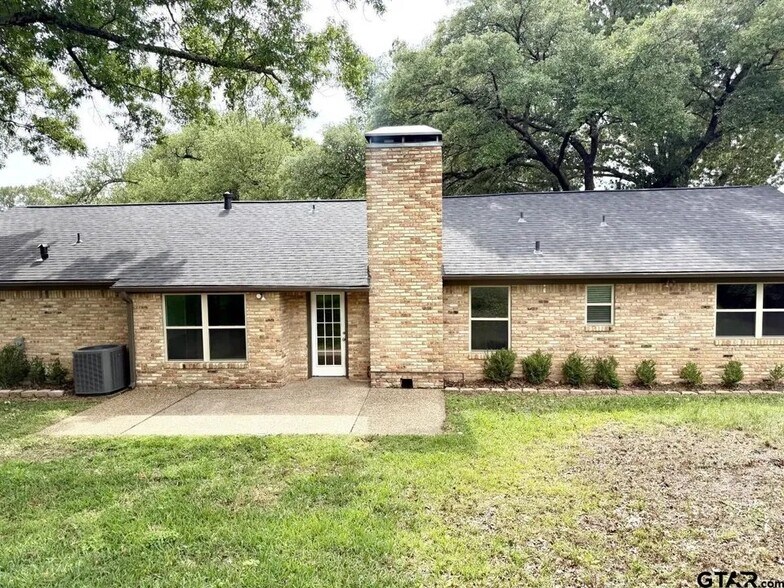 Building Photo - 3424 Glendale Dr