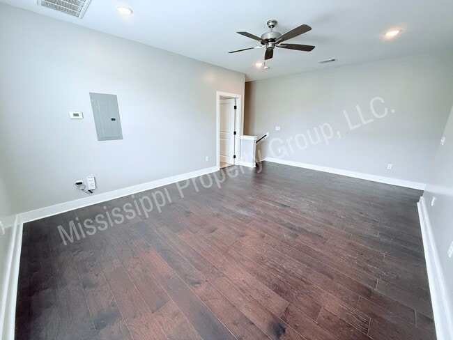 Building Photo - 3BR/3.5BA For Rent