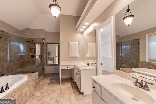 Building Photo - 651 Briarleigh Way