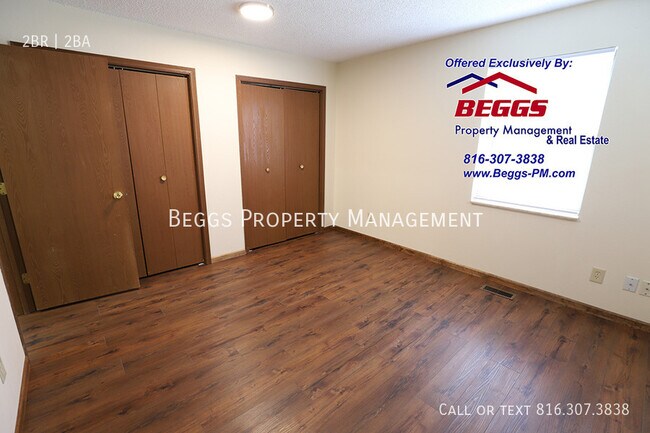 Building Photo - 320 Dains St