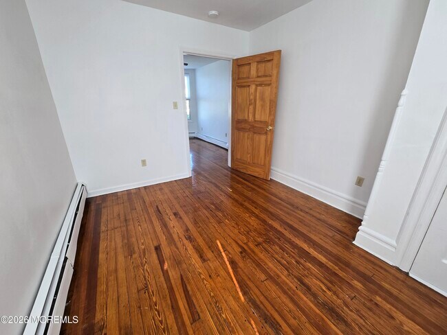 Building Photo - 162 Kearny Ave