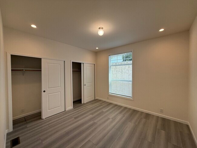 Building Photo - 2490 Bailey Ave