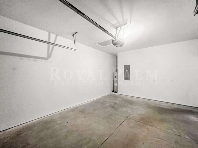 Building Photo - Spacious 3-Bedroom Home in the Heart of Cape Coral!