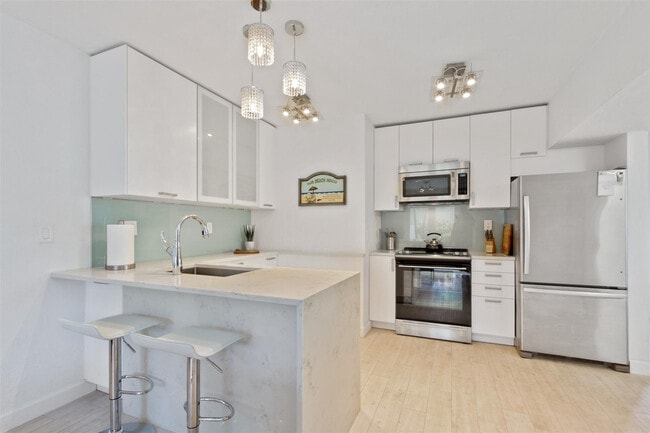 Building Photo - 800 Briny Ave