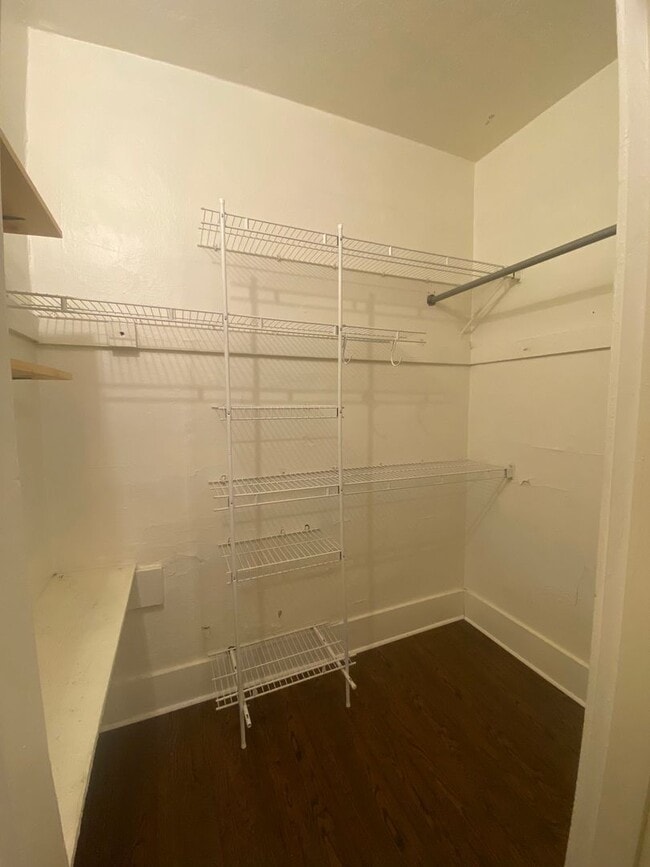 Interior Photo - Uptowner Apartments
