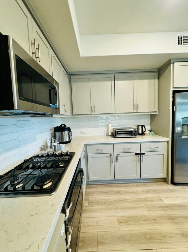 Building Photo - 5750 Greige Cir