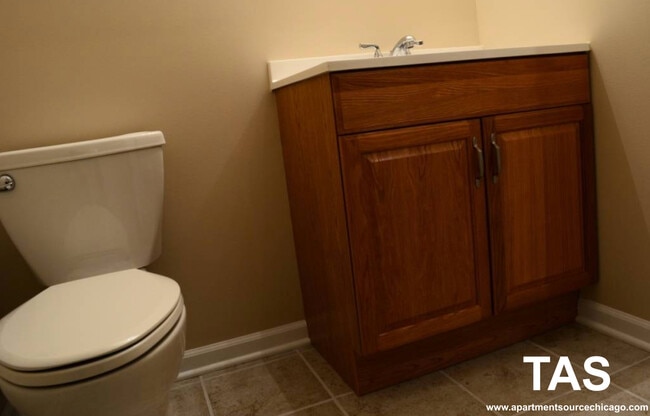 Building Photo - 3211 W Armitage Ave