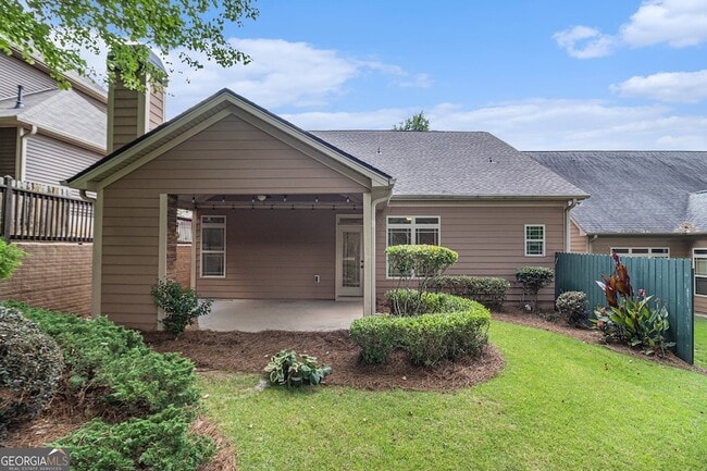 Building Photo - 180 Greenview Dr