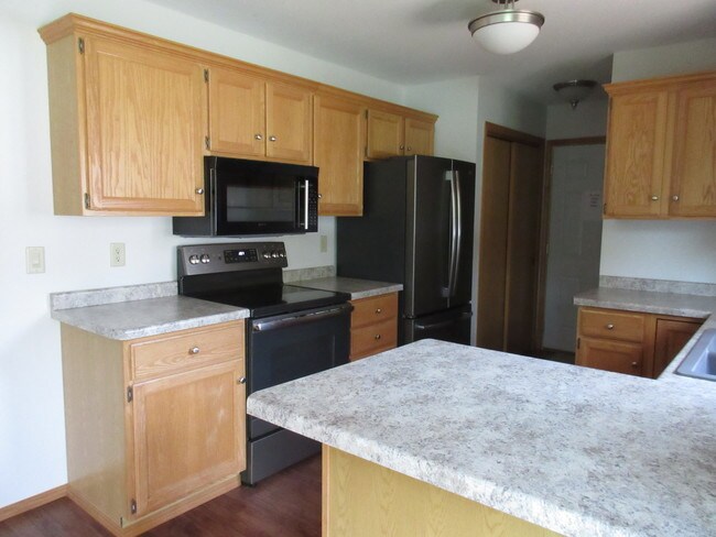 New appliances - 2810 Windhurst Dr