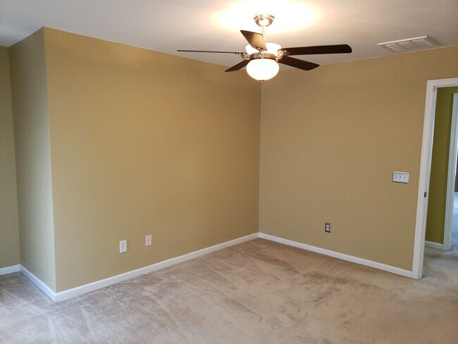 Building Photo - Beautiful home in Ballantyne