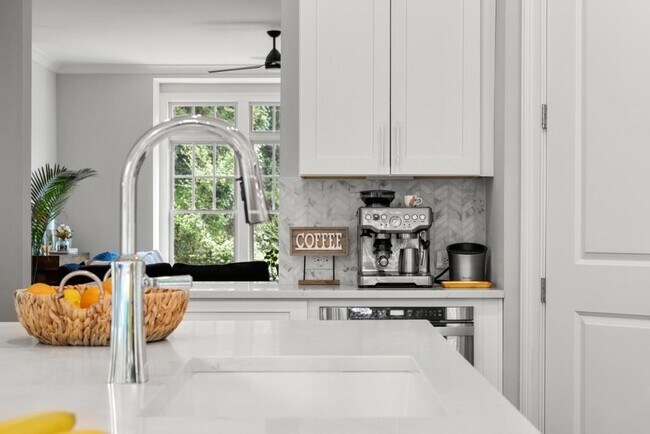 Building Photo - 2045 Bellrick Rd NW