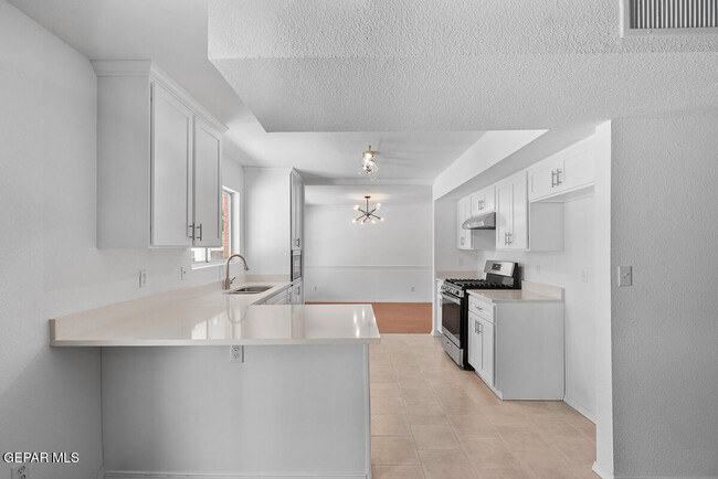 Building Photo - 6696 Dakota Ridge Dr