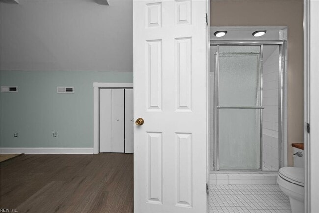 Building Photo - 4600 Colonial Ave