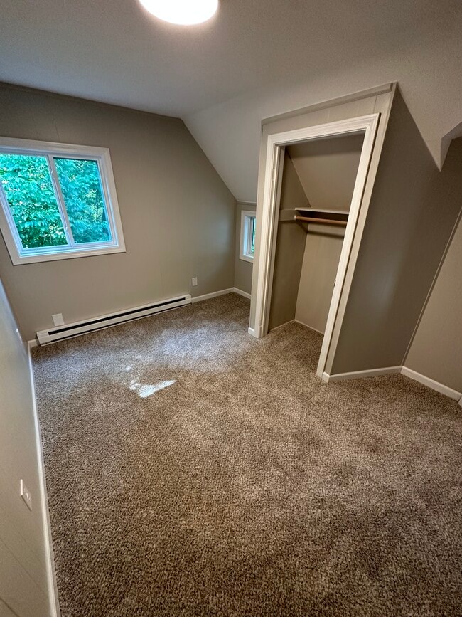 Building Photo - 66 School St