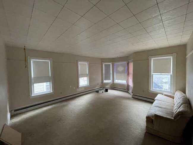 Building Photo - 136 Pottsville St