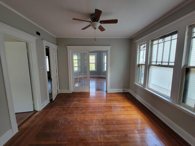 Building Photo - 504 Winthrop Ave