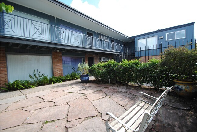 Building Photo - 2515 Yoakum Blvd