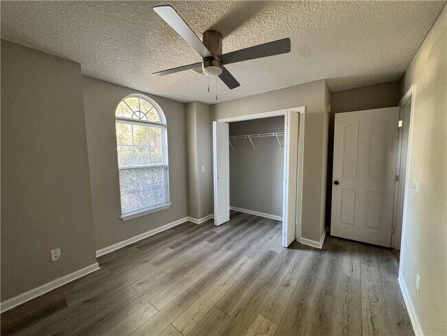 Building Photo - 104 Windridge Dr