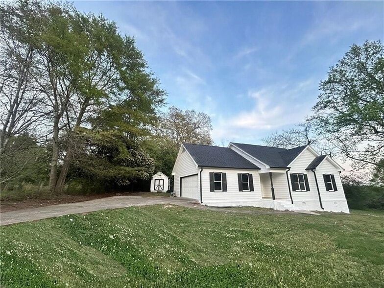 Building Photo - 3590 Chamblee Gap Rd