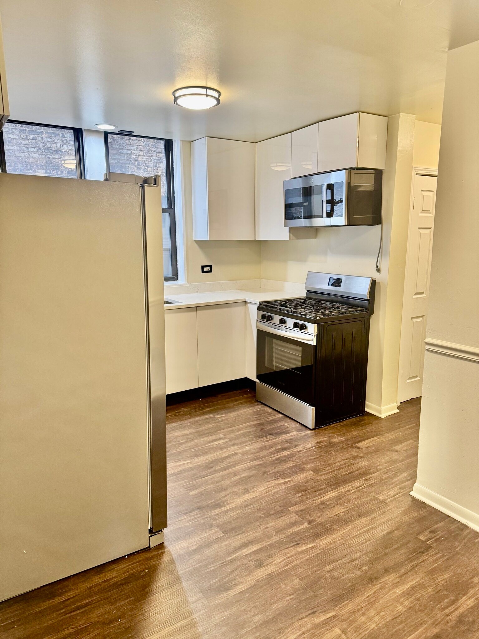 Building Photo - 7952 S Champlain Ave