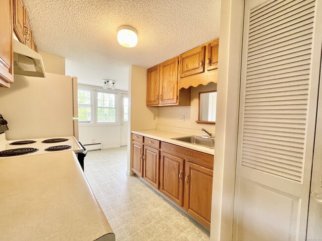 Building Photo - 17 Warren Rd